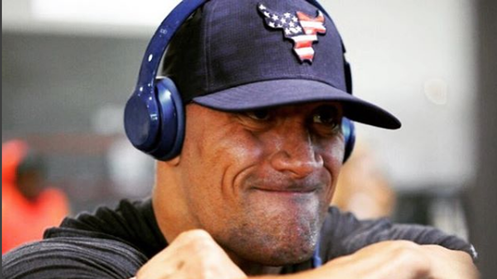 I-a cucerit pe toti cu fizicul sau. Dwayne Johnson a fost ales de People magazine Cel mai sexy barbat in viata