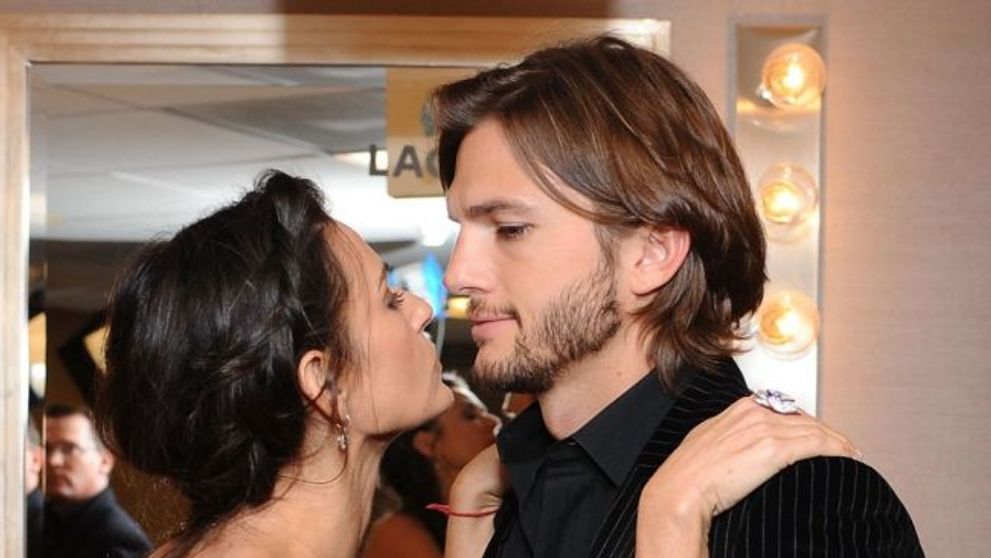 Demi Moore si Ashton Kutcher, oficial divortati. Anuntul a fost facut in urma cu cateva ore