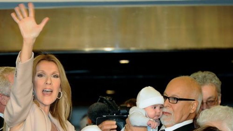 Celine Dion si-a aratat gemenii de patru luni la cazinou in Las Vegas! FOTO