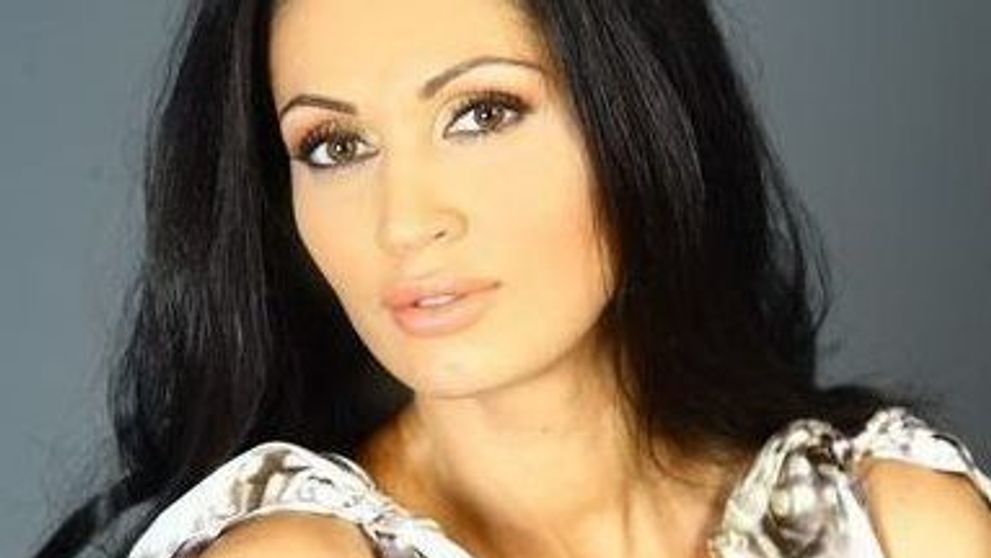 Nicoleta Luciu este insarcinata cu TRIPLETI! Scrie aici un mesaj