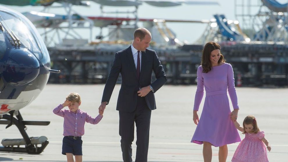 De ce Printul William are mereu grija de George, in timp ce Kate se ocupa de Charlotte in vizitele oficiale