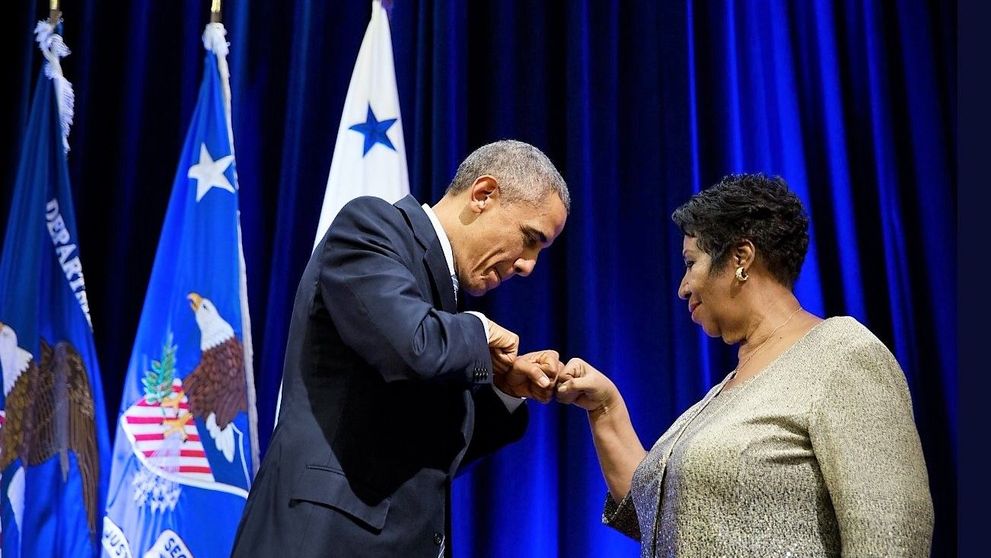 Șapte momente memorabile cu Aretha Franklin, artista completă care l-a făcut pe Obama să plângă