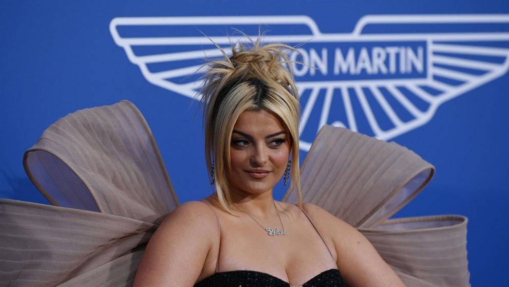 Bebe Rexha a dezvăluit motivul pentru care s-a îngrășat rapid 14 kg. Cu ce boală a fost diagnosticată