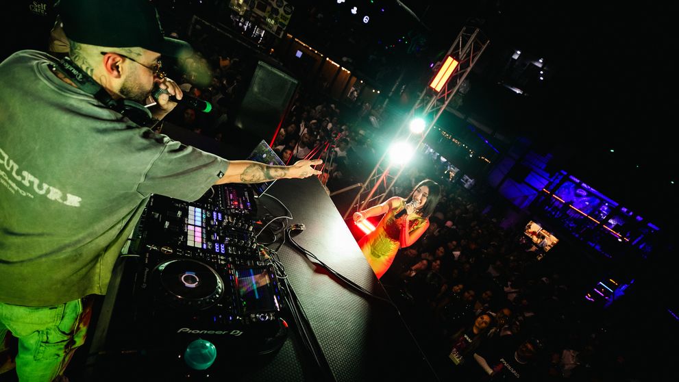Nicole Cherry s-a întors din Columbia cu multe surprize pentru fani: a lucrat în studio cu un producător cu 4 premii Latin Grammy și a susținut un concert în inima Medellínului: ,,Sunt recunoscătoare pentru tot ce am trăit”