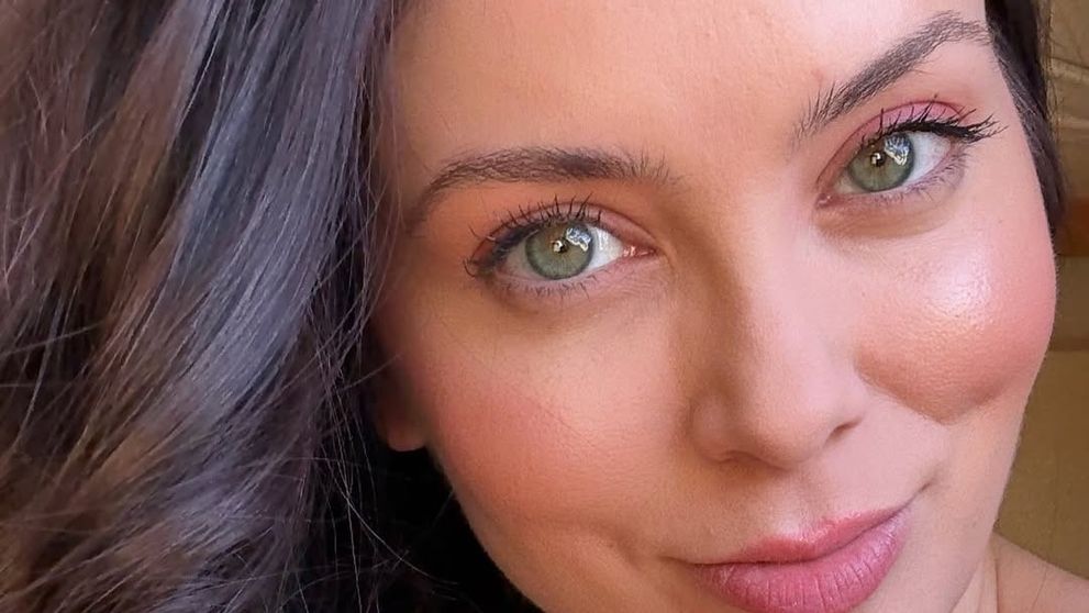 Anca Dumitra, apariție grațioasă pe platoul Las Fierbinți. Actrița se poate mândri cu o siluetă de model