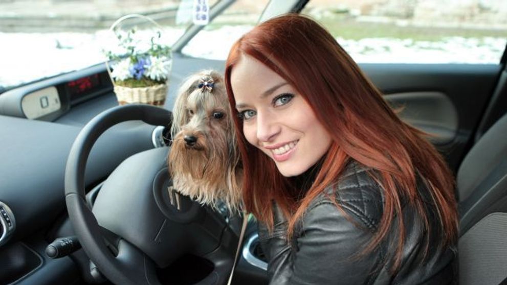 Laura Cosoi are un frate mai mic care-i seamana foarte bine. Ce fotografii cu familia sa a publicat vedeta