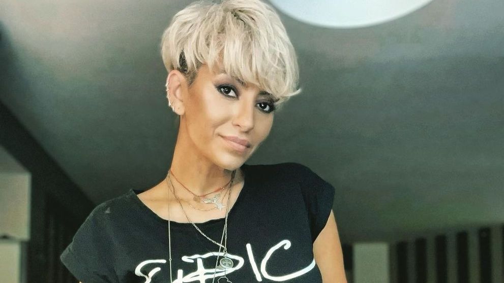 Giulia, apariție de mii de like-uri. Cum s-a fotografiat cântăreața