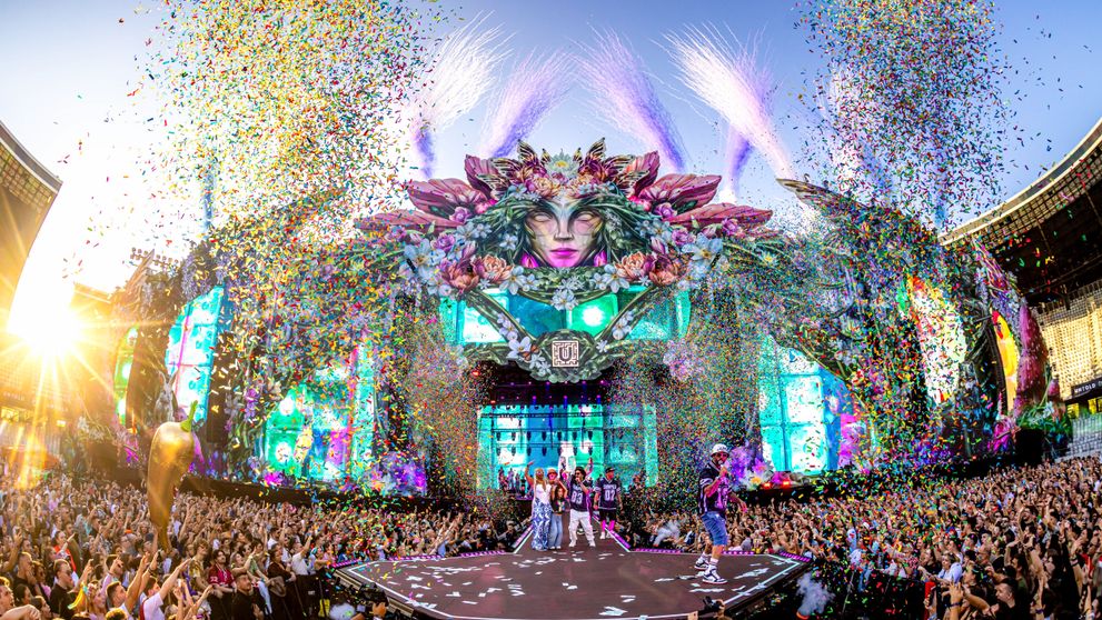 MUZICA UNEȘTE OAMENI ȘI INIMI – Peste 120.000 de fani au ajuns în universul UNTOLD în cea de-a treia zi de festival