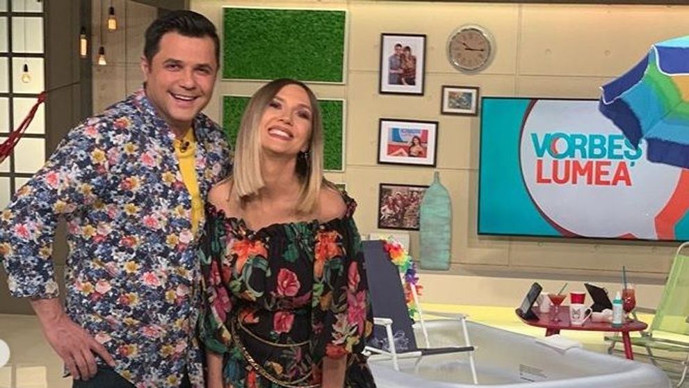 Adela Popescu, luată la rost de Cove, din cauza unei fotografii în costum de baie