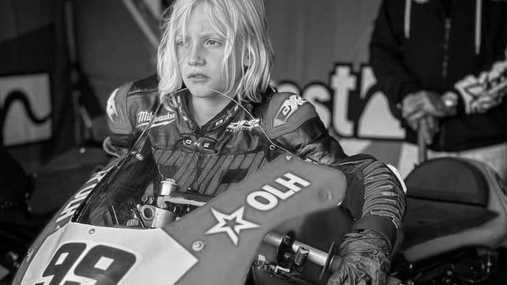 Motociclistul Lorenzo Somaschini, poreclit Lolo, în vârstă de 9 ani, a murit după o accidentare la Honda Junior Cup. „Pilotul argentinian, frumos ca soarele, a plecat dintre noi!”