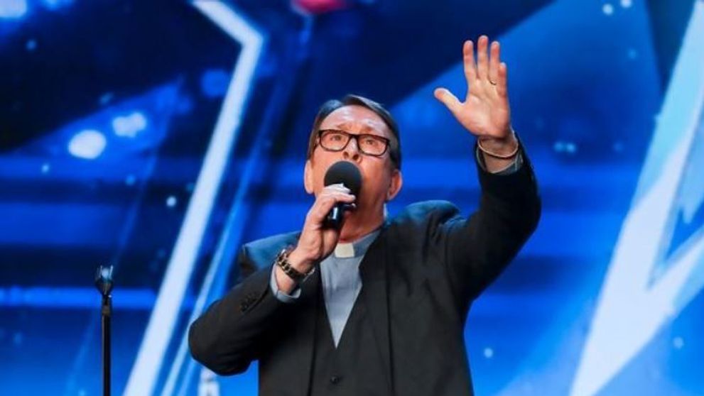 Preotul care a cucerit inimile publicului de la Britain's Got Talent. Melodia emotionanta pe care a cantat-o impecabil