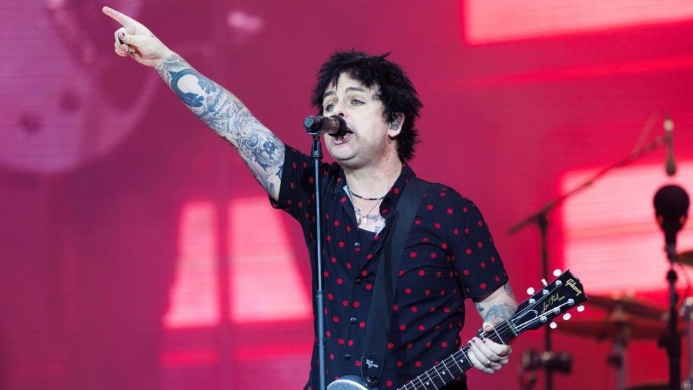 VIDEO Billie Joe Armstrong, solistul trupei Green Day, amenință că renunță la cetățenia americană. „Ce țară mizerabilă”