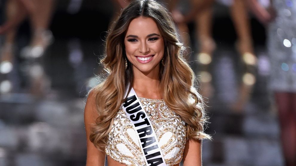Dovada de curaj a participantelor la Miss Universe. S-au fotografiat nemachiate si au publicat imaginile pe internet