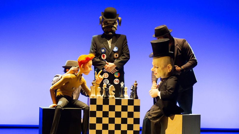 Teatrul Țăndărică vă invită în data de 10 mai 2019, ora 19:00 la premiera spectacolului ”Cenușăreasa”