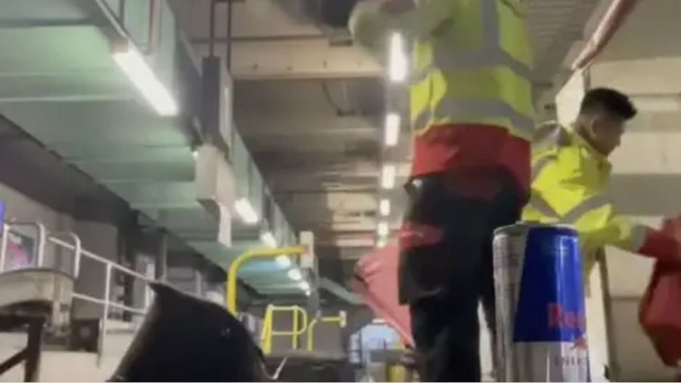 VIRAL. Angajații unui aeroport au fost filmați pe ascuns, iar clipul scandalos a ajuns pe TikTok! Ce făceau aceștia