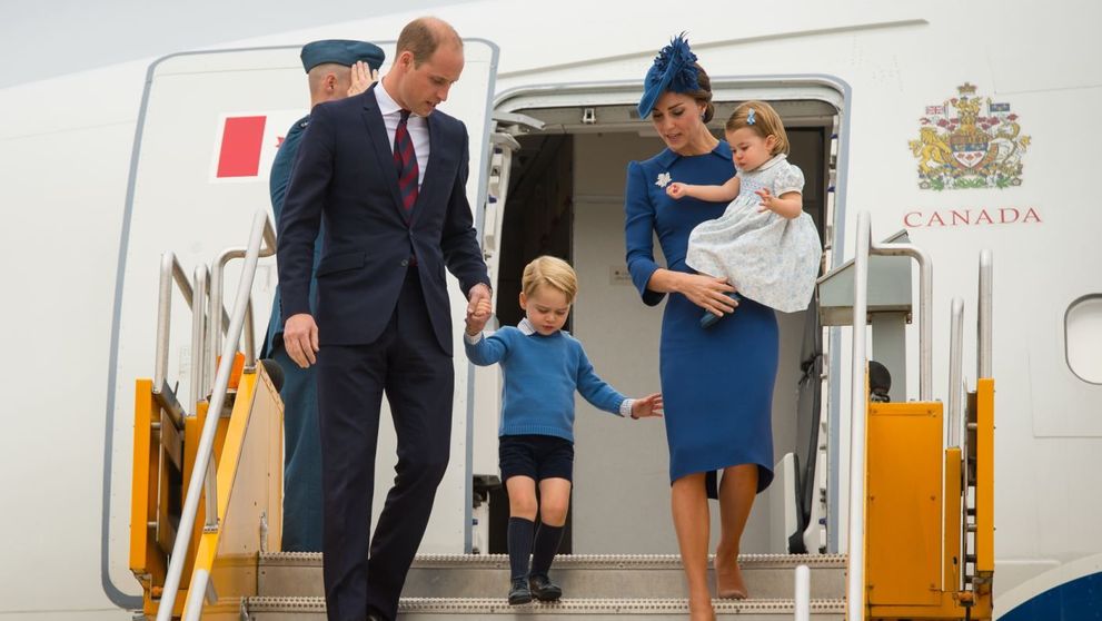 Motivul pentru care Printul George nu o tine niciodata de mana pe Ducesa de Cambridge. Detaliile ascunse