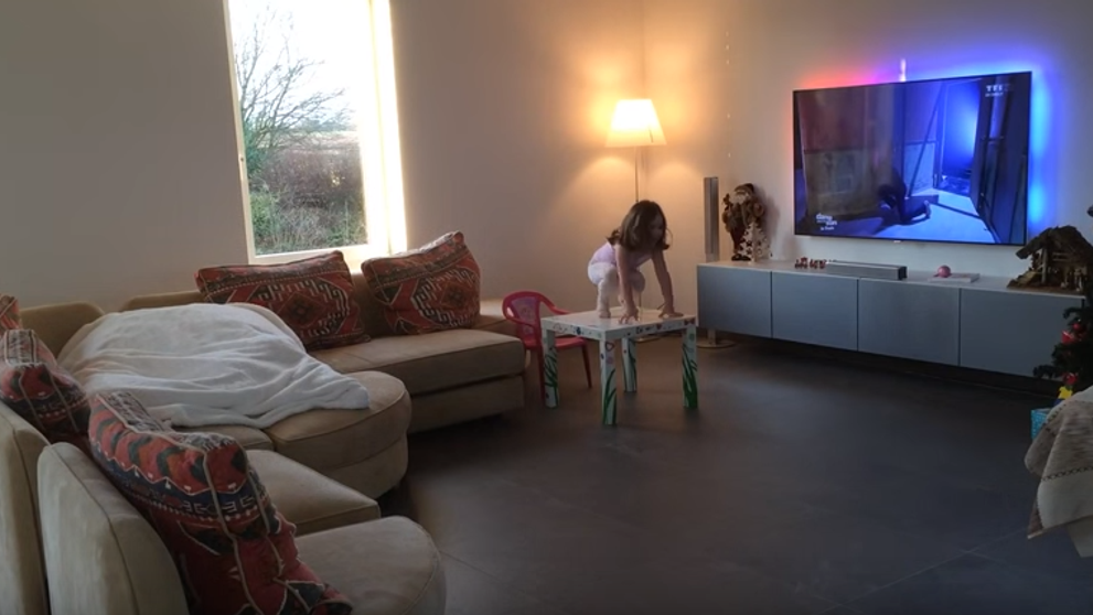 Un tatic a montat o camera de filmare in apropierea fetitei sale de 4 ani. Ce a descoperit a devenit viral VIDEO