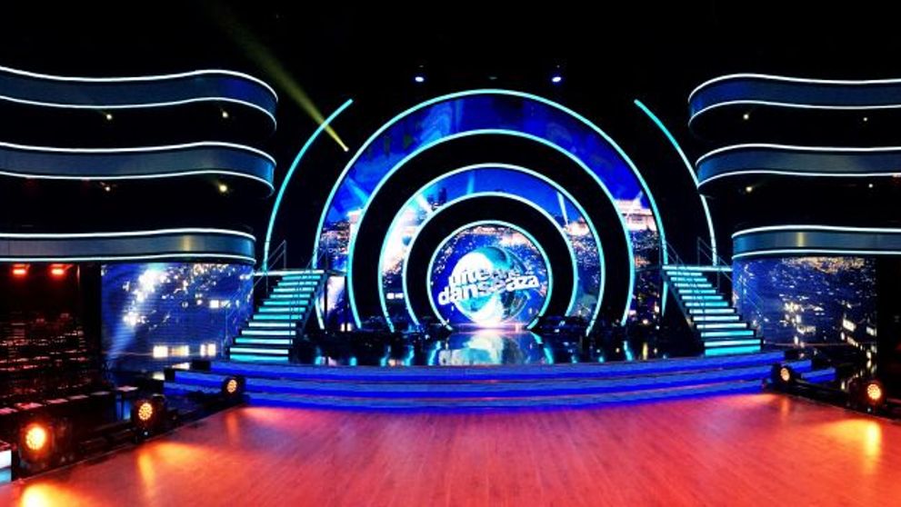 Cele zece perechi ramase in competitie danseaza in jurul lumii, luni, la Uite cine danseaza!