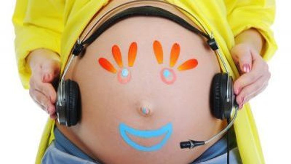 Centura muzicala – bebe asculta muzica inca din burtica