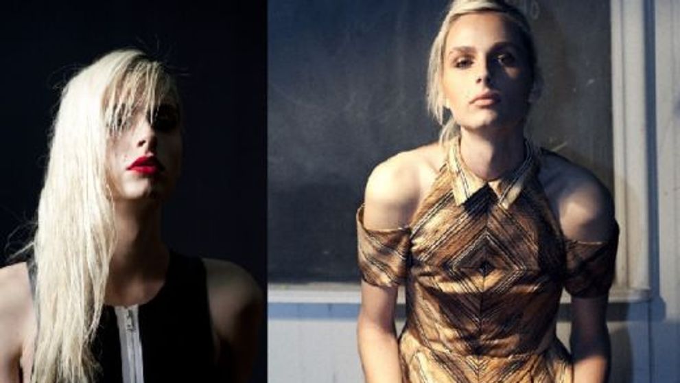 Andrej Pejic, modelul androgin, dat cu ruj rosu la prima lui sedinta foto pentru coperta unei reviste! FOTO