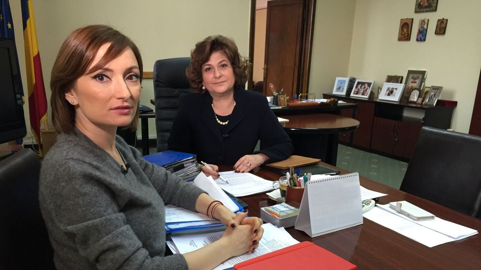 Paula Herlo pune autoritatile fata in fata cu vechile promisiuni. Anca Nastasi arata fata nevazuta a raiului din Viscri