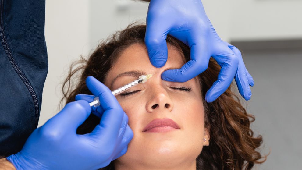10 lucruri esențiale despre toxina botulinică în chirurgia plastică-estetică