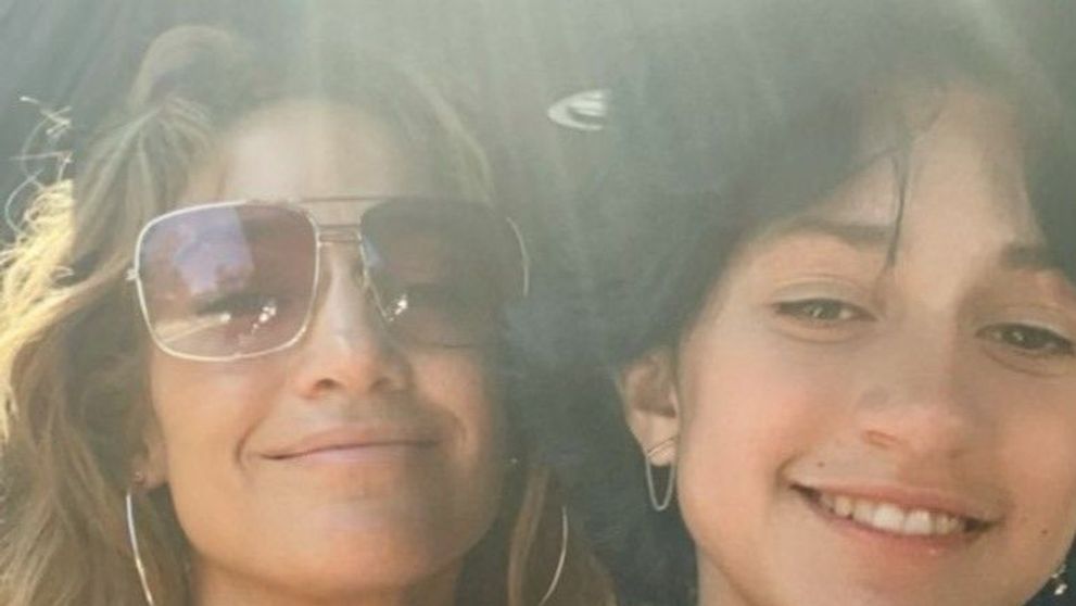 Emme, fiica lui Jennifer Lopez, aspru criticată pentru felul în care se îmbracă