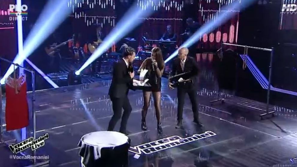 A facut un show de zile mari! Are numai 16 ani, dar vocea ei puternica s-a facut auzita inca de la primele versuri