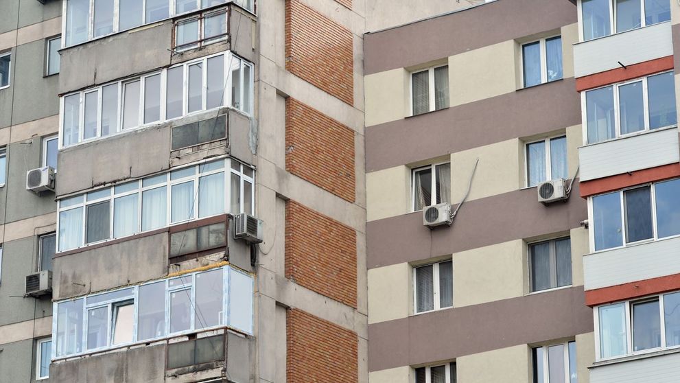 Arhitectii din Cluj au o solutie inedita pentru reabilitarea termica a blocurilor: lana sau canepa in loc de polistiren. Care sunt avantajele
