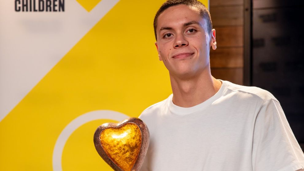 David Popovici își donează ziua de naștere. Pentru cine vrea campionul olimpic să strângă 100.000 de euro: „Noi suntem șansa lor să-și împlinească visurile”