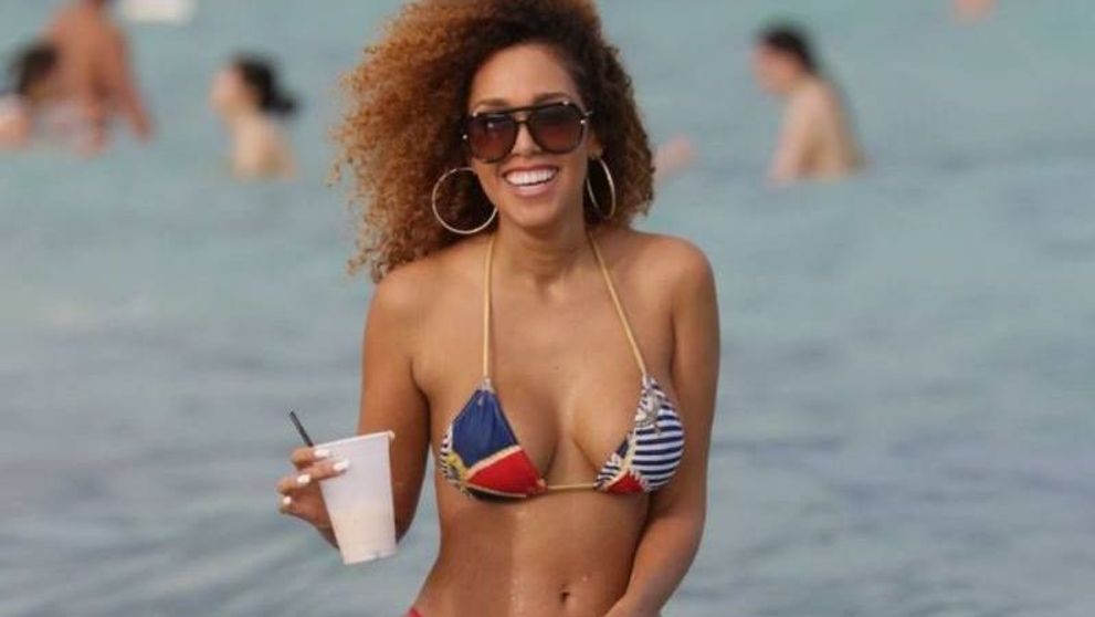 Bikini prea mici pentru forme neincapatoare. Vedete care au sucit mintile barbatilor in costume de baie minuscule