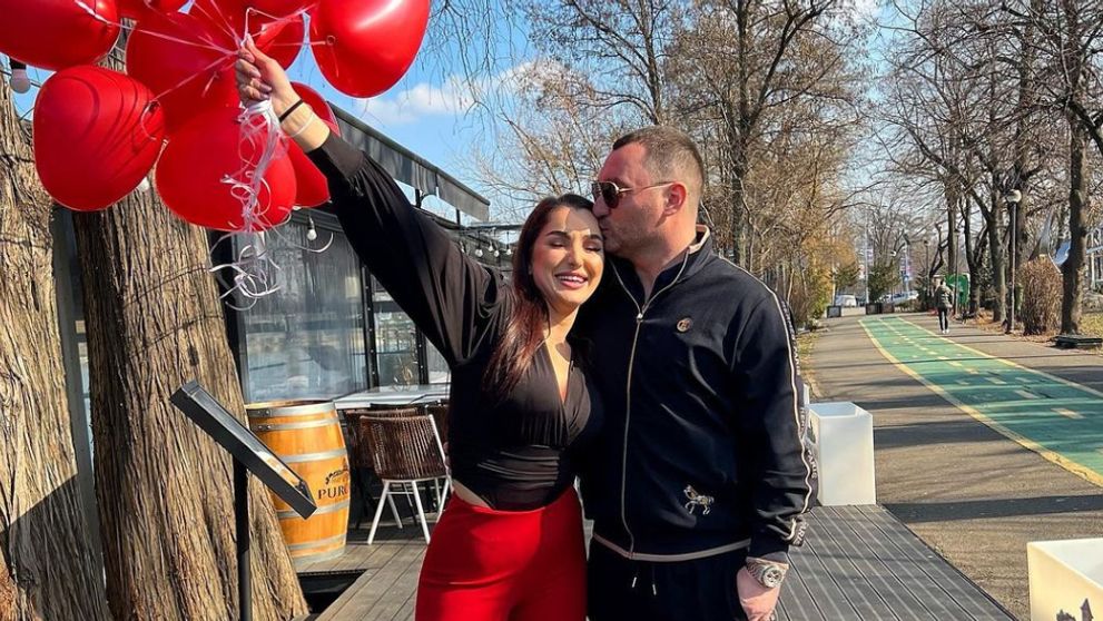 Larisa Popa nici nu vrea să mai audă de Pescobar. I-a dat cu flit, deși se aflau la doar câțiva pași distanță. Ce a putut să facă fosta mână dreaptă a afaceristului
