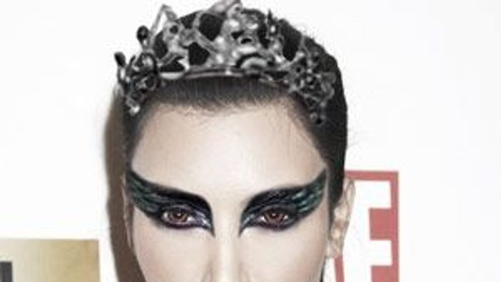 Kim Kardashian, noua “Black Swan” de pe… Facebook