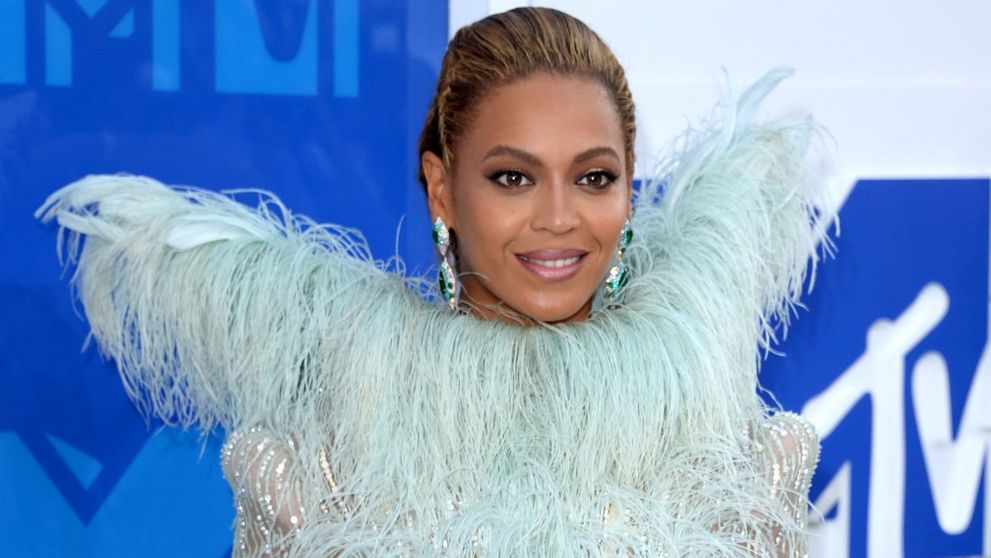Beyonce, eclipsata de fiica ei la MTV VMA. Rochita de 11.000 de dolari cu care Blue Ivy a facut senzatie 