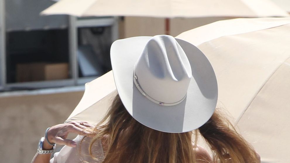 Cea mai fotogenica femeie? E incredibil de sexy in bikini, dar toti sunt atrasi de chipul ei. Cum arata