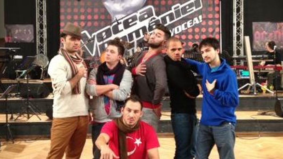 Echipa Smiley munceste din greu pentru primul show LIVE de la Vocea Romaniei
