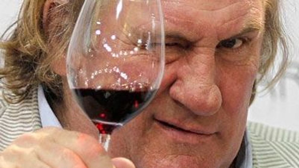 Gerard Depardieu explica de ce simtea nevoia sa urineze in avion! VIDEO