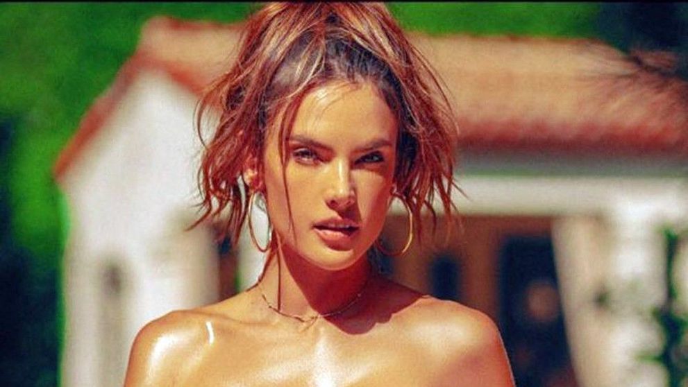 Poate fi considerată femeia perfectă. Imaginile cu Alessandra Ambrosio care i-au impresionat pe fani