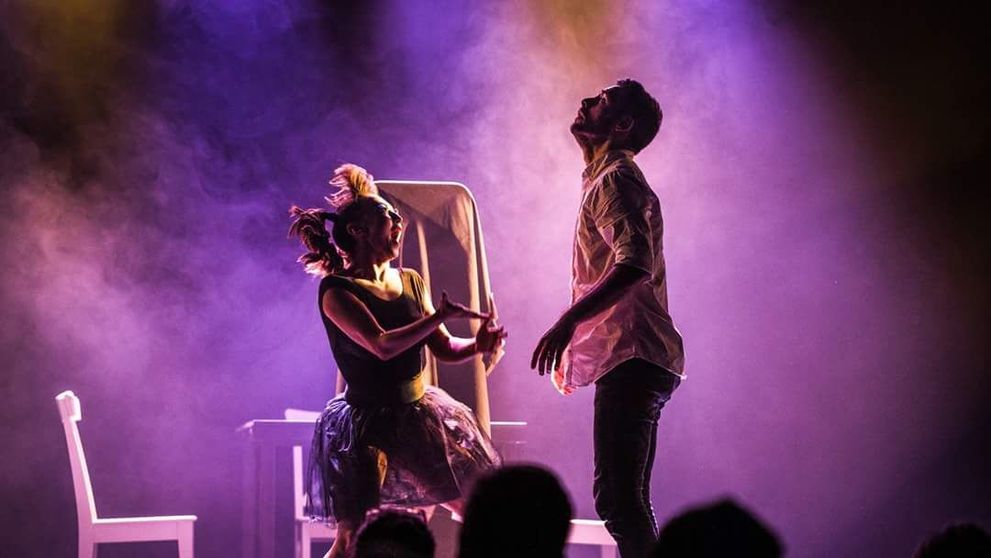 Finalistul sezonului cinci Romanii au talent, Bogdan Bolohan, prezinta spectacolul Silent Struggle pe scena Festivalului de Teatru Independent UNDERCLOUD