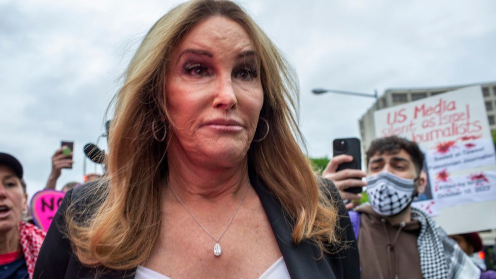 Caitlyn Jenner redevine bărbat? Reacția fanilor când au văzut-o pe faimoasa transgender în ipostaze masculine: ”Se întoarce la setările din fabrică?”