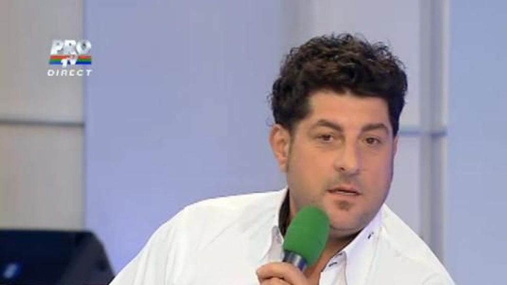 S-a trezit cu o punga de faina-n cap! Uite cum a fost sarbatorit Tavi Colen de Catalin Maruta: