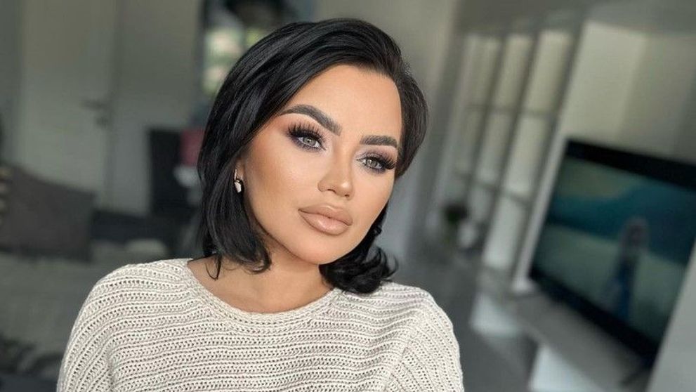 Carmen de la Sălciua și-a făcut o nouă schimbare de look: „Să vedeți care va fi rezultatul final”