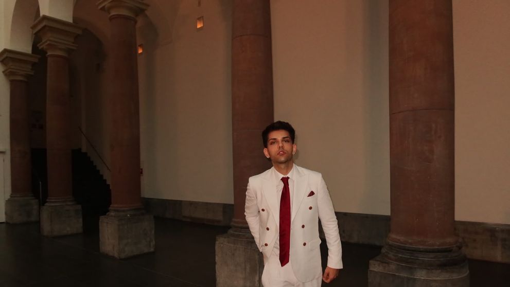 Cine este Mario Roșu, influencerul care a cucerit generația Z: „Simt să schimb lumea într-un fel sau altul”