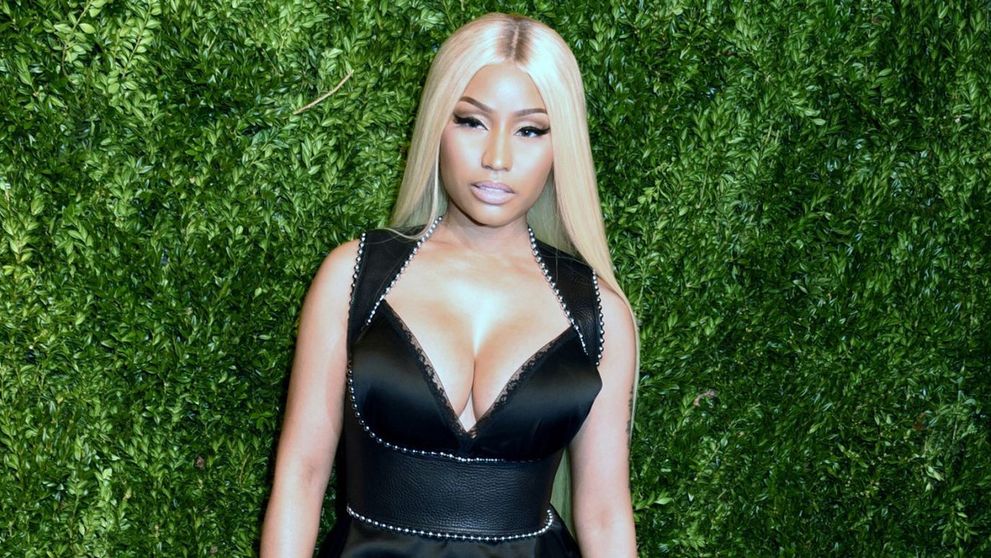 Nicki Minaj a purtat o tinuta care cu greu i-a acoperit formele voluptoase