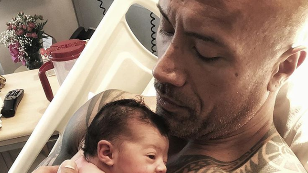 Poza amuzanta postata de Kevin Hart cu The Rock