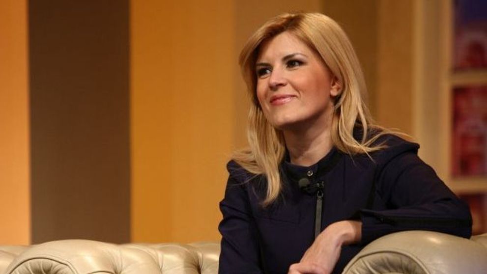 Elena Udrea, Silviu Prigoana si Corneliu Vadim Tudor fac cadouri pentru “Serviciul Roman de Comedie”