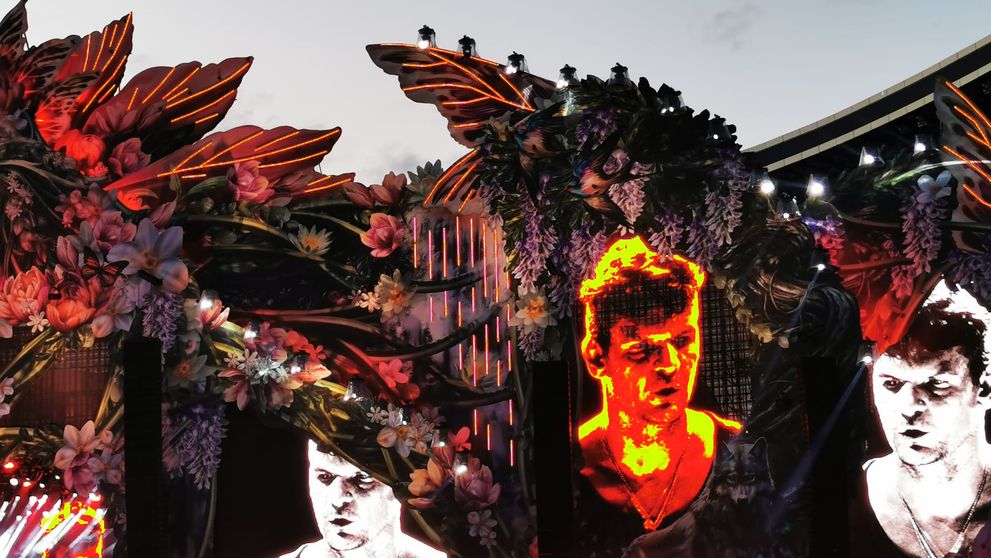 UNTOLD 2024. Trupa VAMA, show incendiar pe scena principală a festivalului. „Am luat amendă, mai luăm și aici, nu contează”