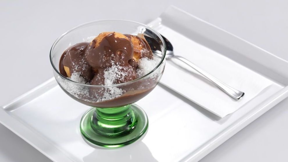 VIDEO Să bucătărim! Profiterolul. delicios și ușor de făcut