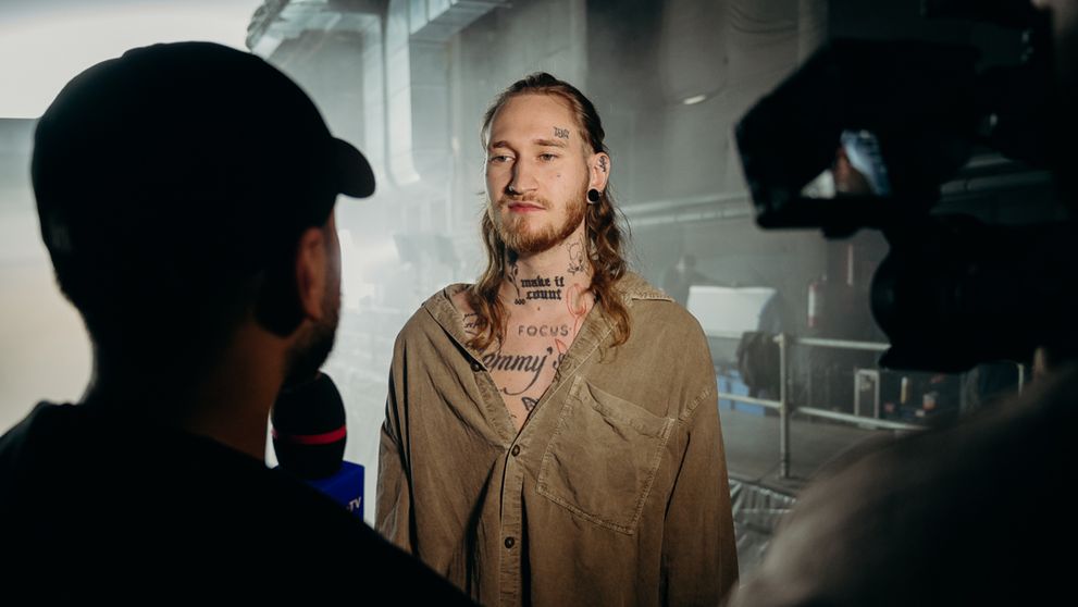 Cine este Alex Furman, concurentul de la Survivor România 2025! Are corpul plin de tatuaje și și-a făcut o carieră din asta