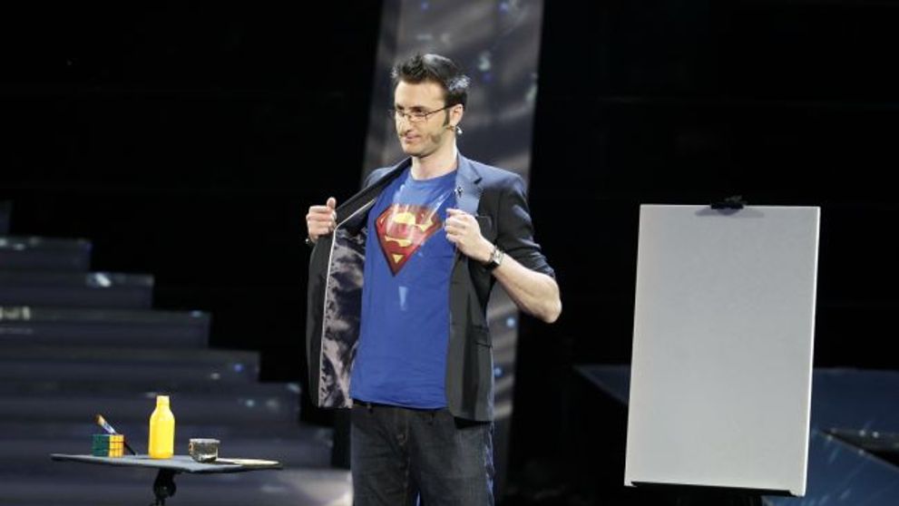 Magician, mentalist, showman. Vlad Grigorescu, un veritabil 